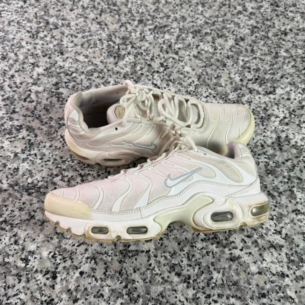 Nike Air Max‎ Plus TN White Triple GS Sneaker Shoe 6.5Y (Women's 8) CW7044